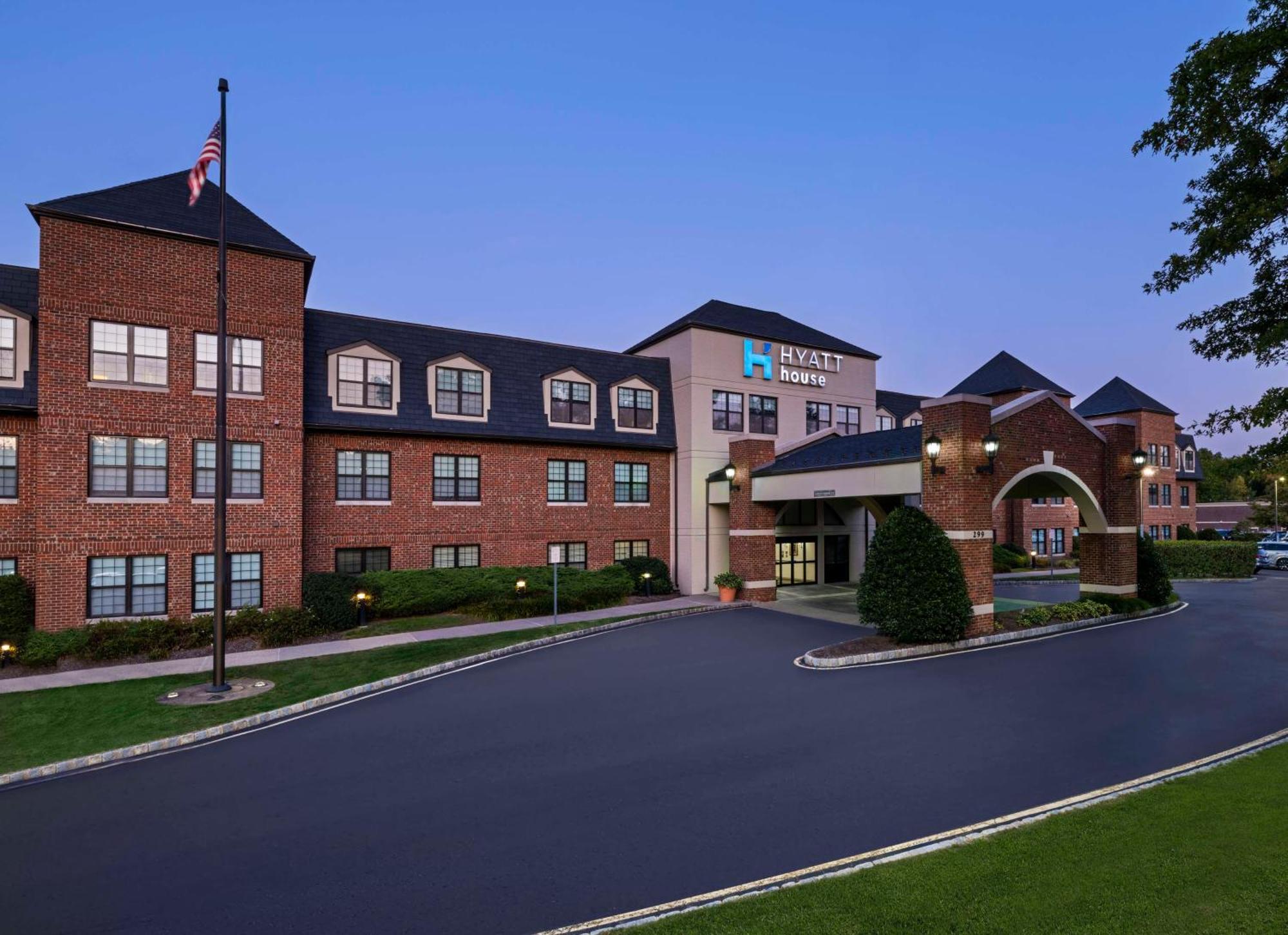 Hyatt House East Hotel 3*