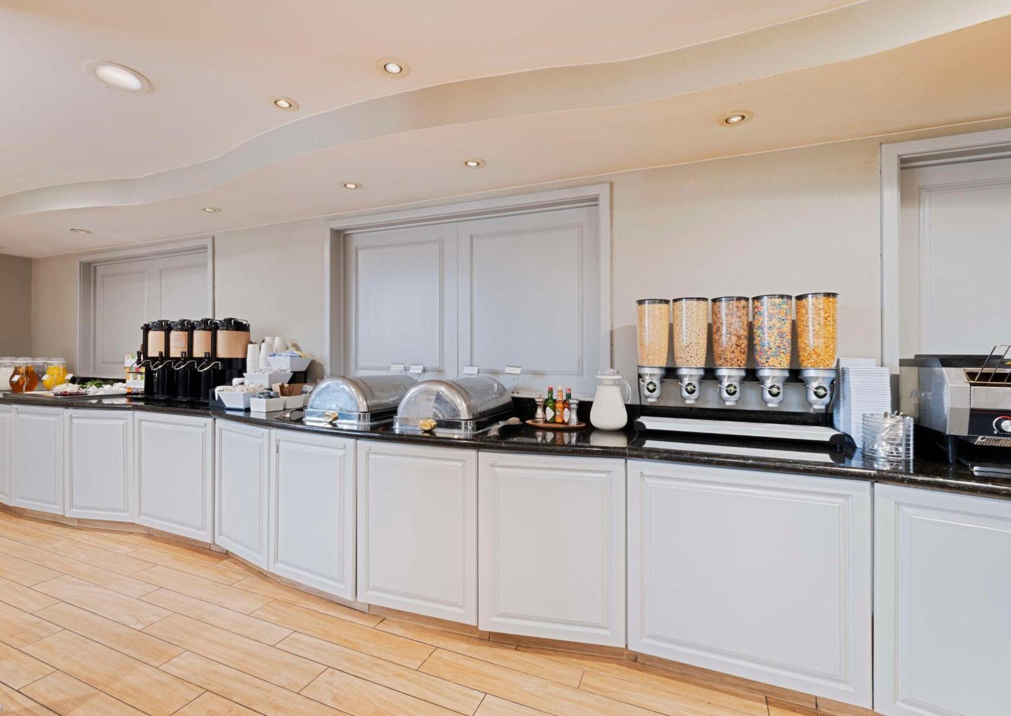 Hotel Hyatt House East 3*