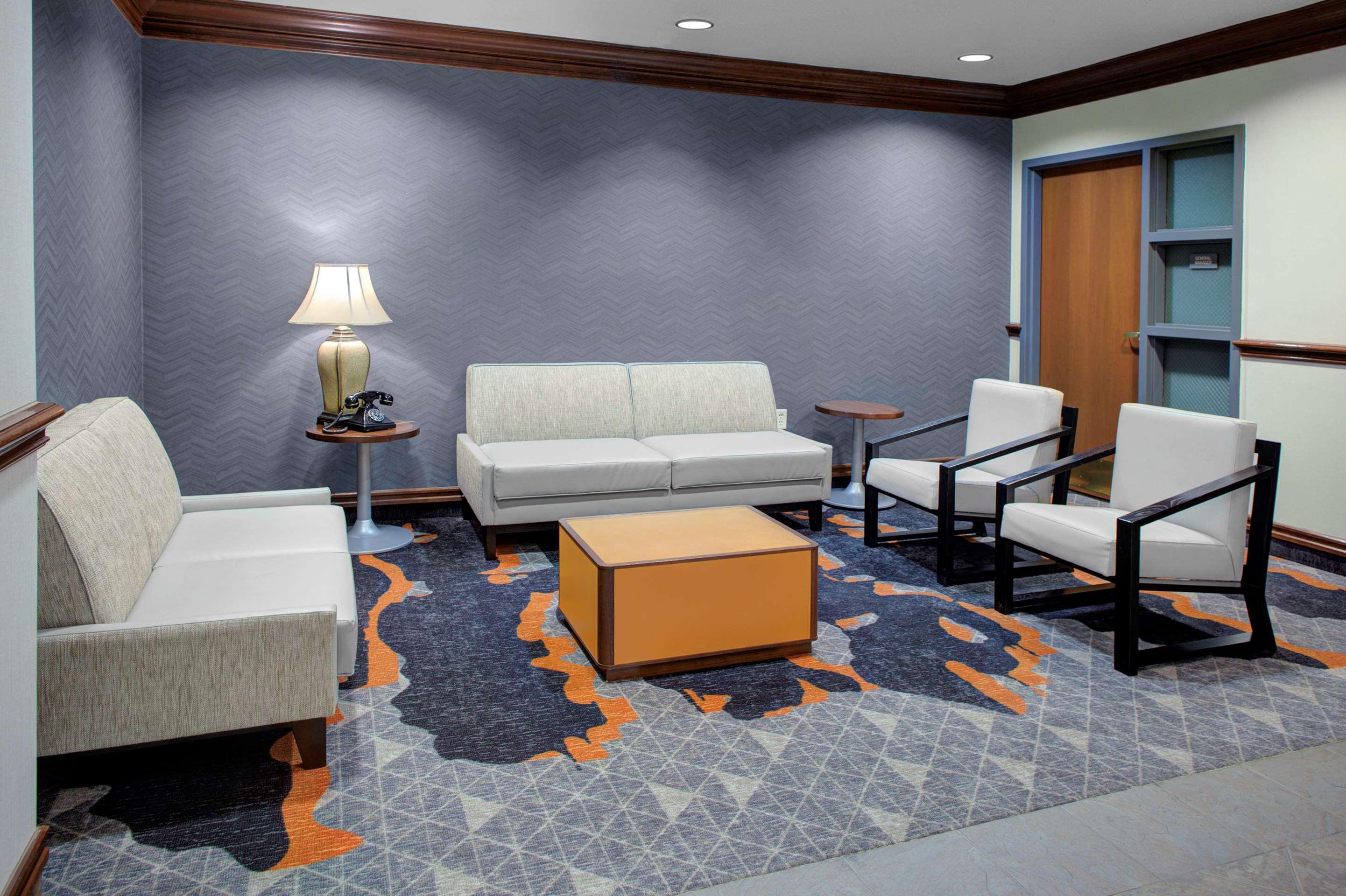 Hyatt House East Hotel 3*
