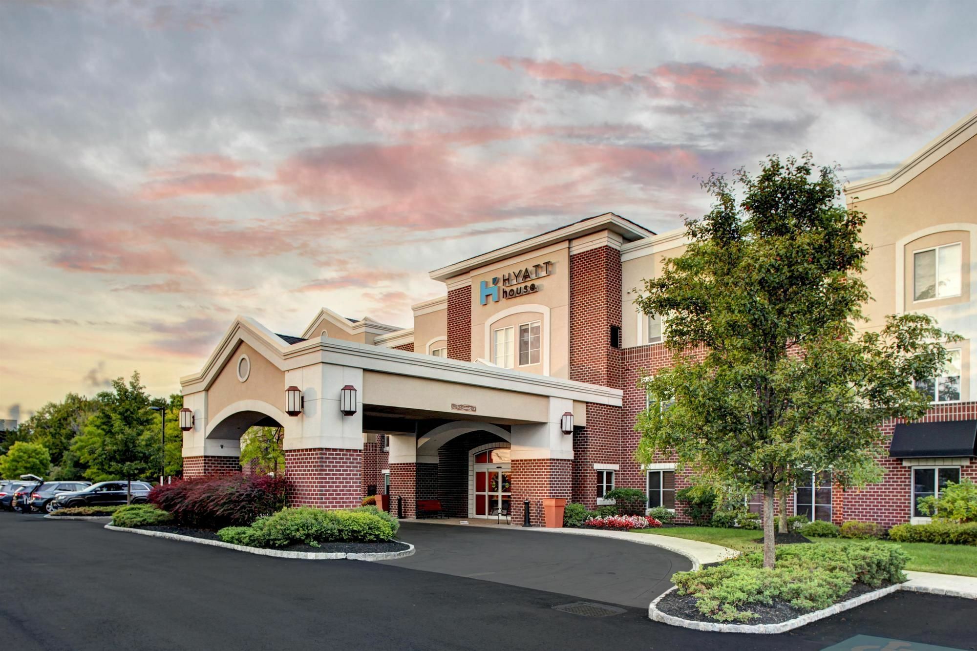 Hyatt House East 3*